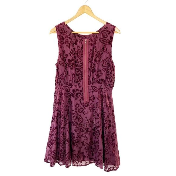 Free‎ People Burgundy Metallic Velvet Burnout Flared Baby Doll Dress - Picture 2 of 7